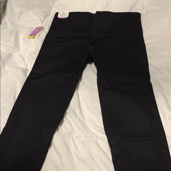 NWT never worn compression leggings - Picture 4 of 8